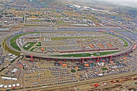 Fontana race track - Feb 27, 2023 · FONTANA, Calif. (KABC) -- NASCAR fans bid the famed Auto Club Speedway goodbye this past Sunday as the professional stock car racing company held its final race at the venue before its planned ... 